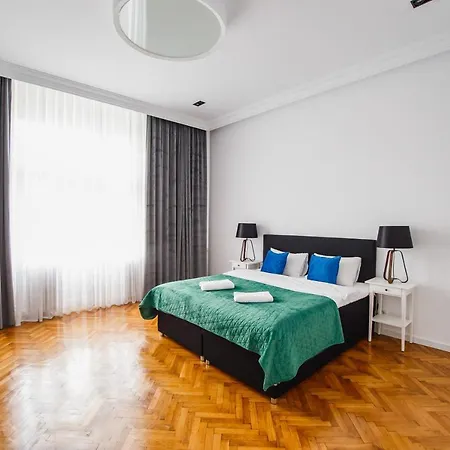 Spacious Riverviews Apartment Near Piata Unirii Oradea Extérieur photo