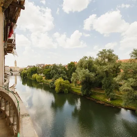 Spacious Riverviews Apartment Near Piata Unirii Oradea Extérieur photo