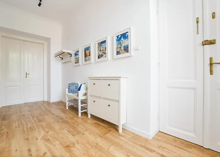 Spacious Riverviews Apartment Near Piata Unirii