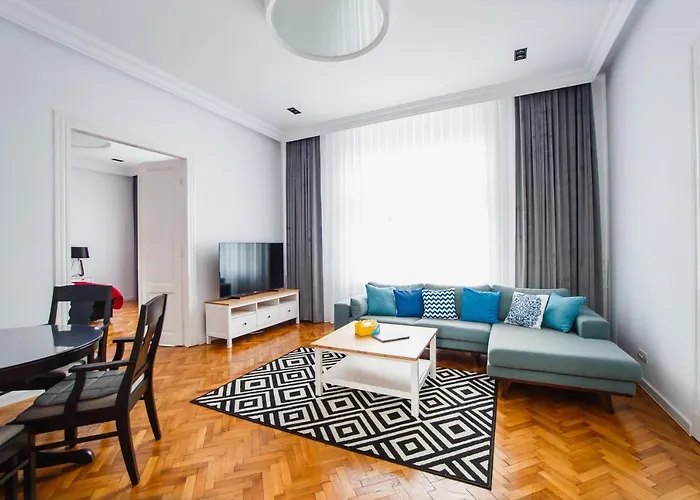 Spacious Riverviews Apartment Near Piata Unirii