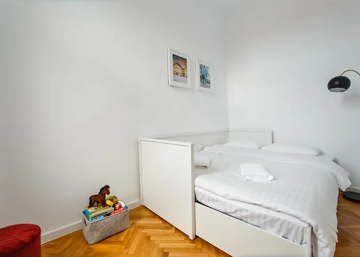 Spacious Riverviews Apartment Near Piata Unirii