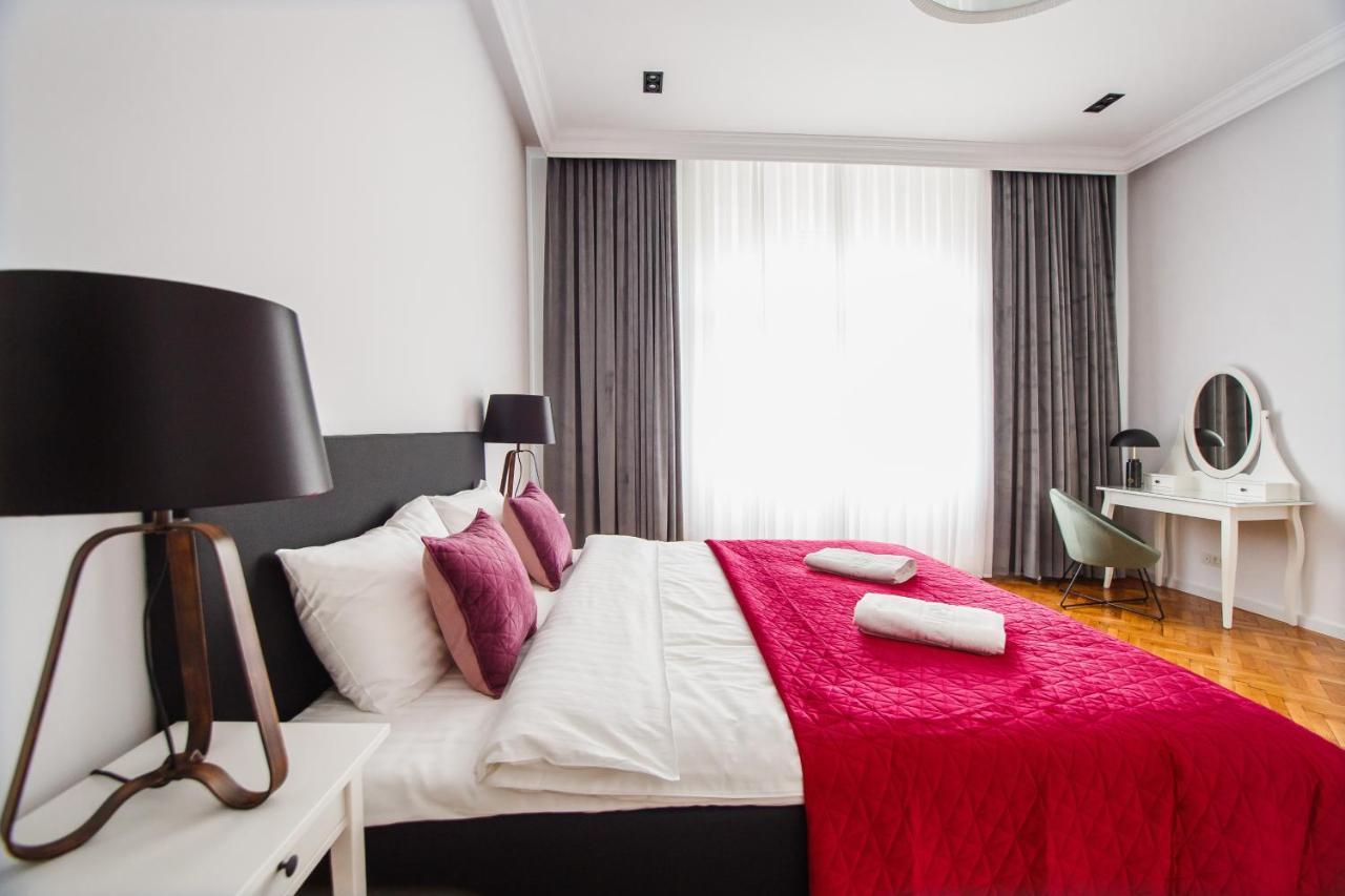 Spacious Riverviews Near Piata Unirii * Oradea