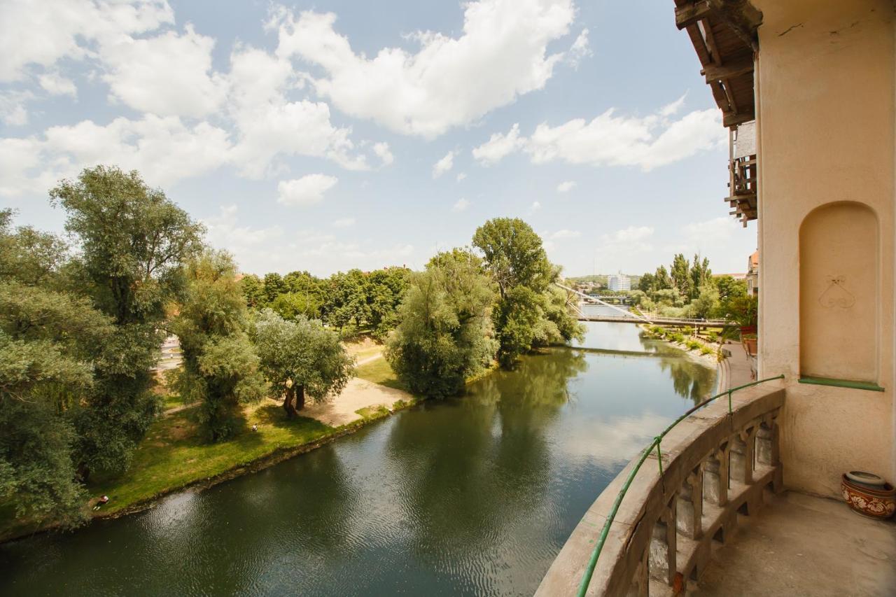 Spacious Riverviews Near Piata Unirii Oradea