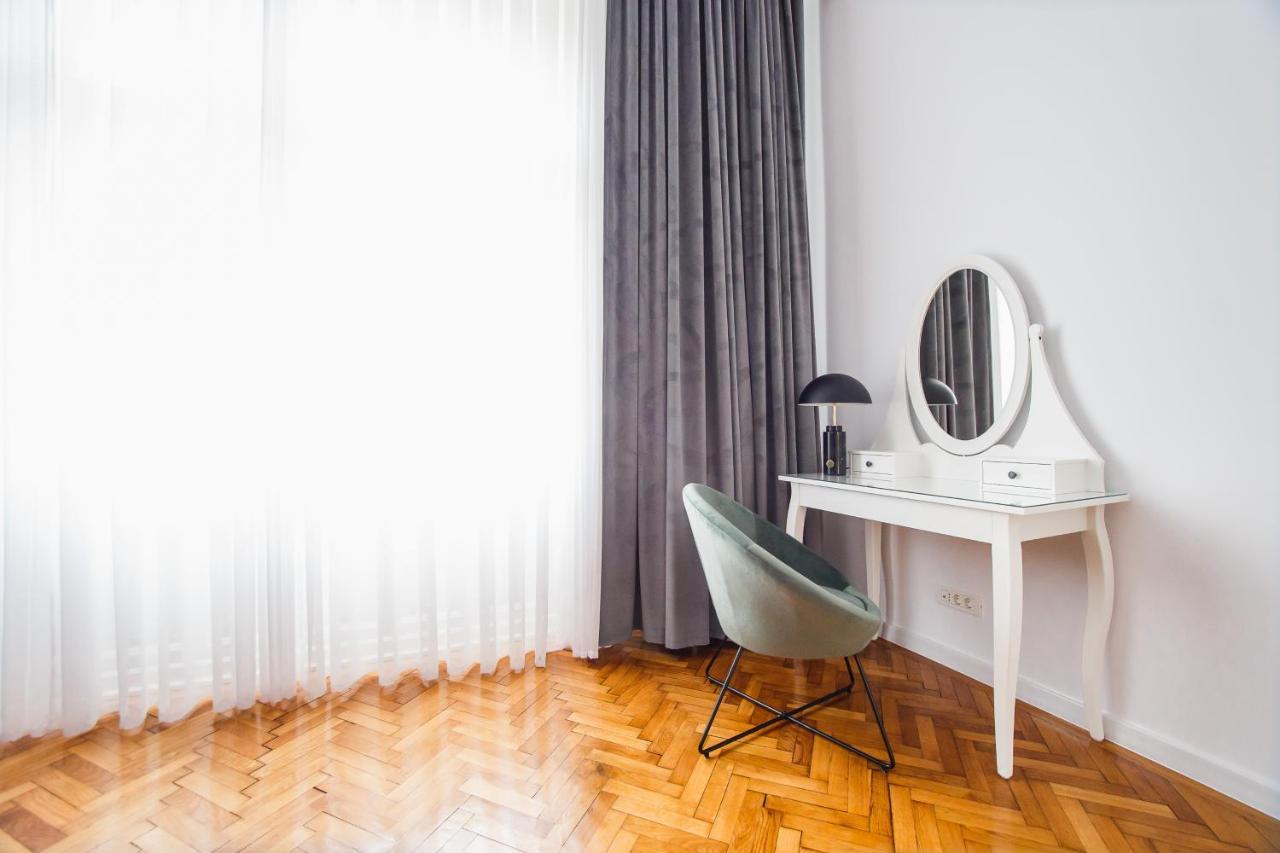 Spacious Riverviews Near Piata Unirii Oradea
